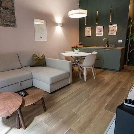 Alloggio Del 1400 Nel Cuore Del Centro Storico A 2 Min Dal Porto E Con 2 Bici Gratuite Комо Екстер'єр фото