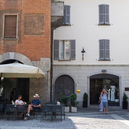 Alloggio Del 1400 Nel Cuore Del Centro Storico A 2 Min Dal Porto E Con 2 Bici Gratuite Комо Екстер'єр фото