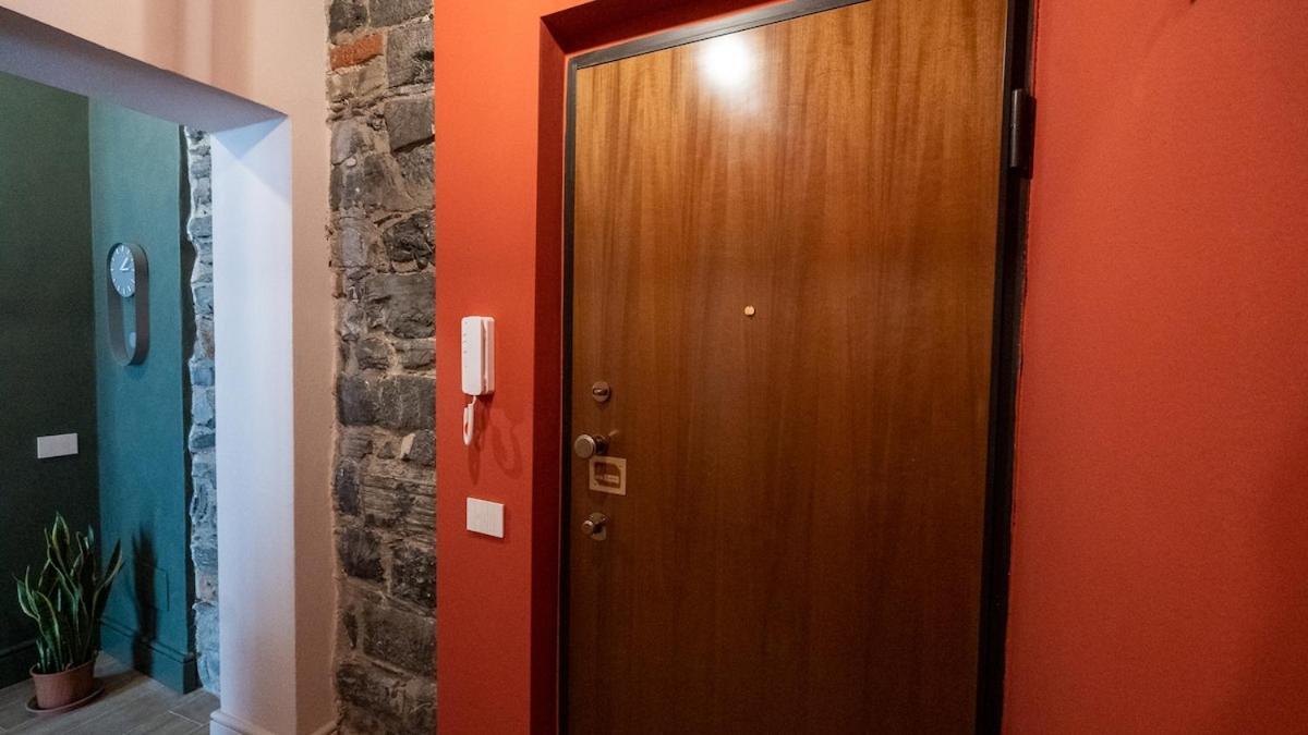 Alloggio Del 1400 Nel Cuore Del Centro Storico A 2 Min Dal Porto E Con 2 Bici Gratuite Комо Екстер'єр фото