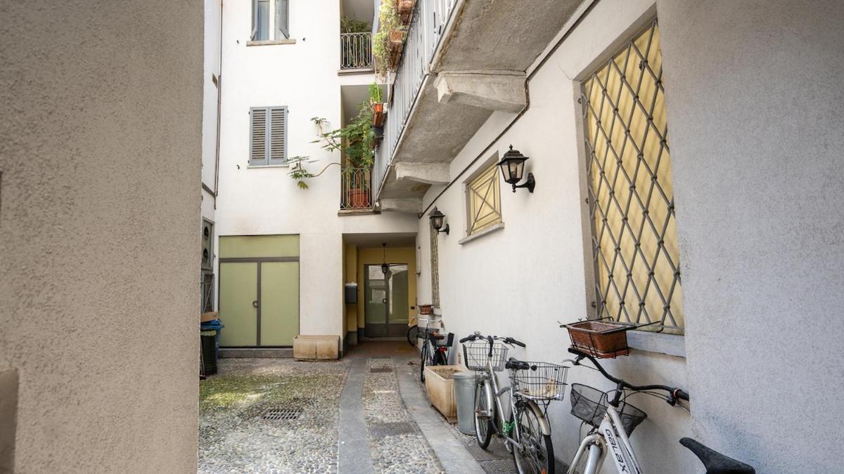 Alloggio Del 1400 Nel Cuore Del Centro Storico A 2 Min Dal Porto E Con 2 Bici Gratuite Комо Екстер'єр фото
